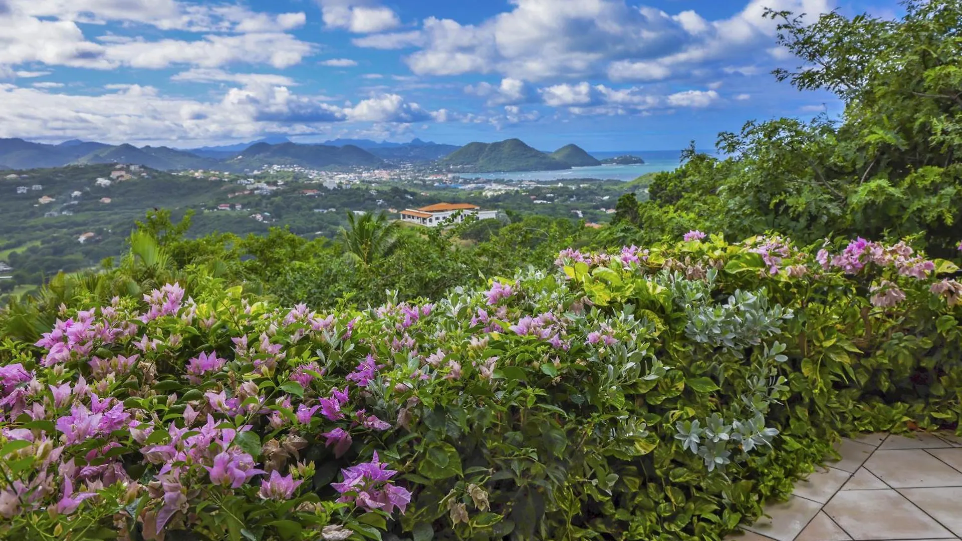 Zephyr Hill - 2 Bedroom Villa With Awe Inspiring Views Villa Cap Estate