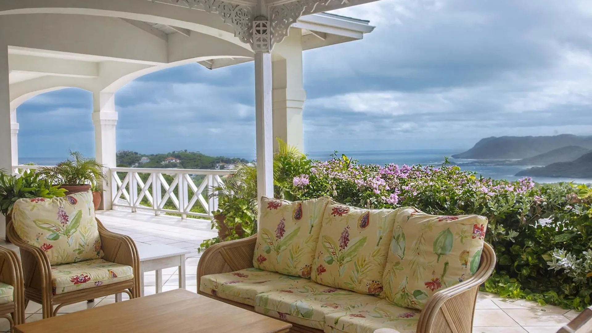 Zephyr Hill - 2 Bedroom Villa With Awe Inspiring Views Villa Cap Estate